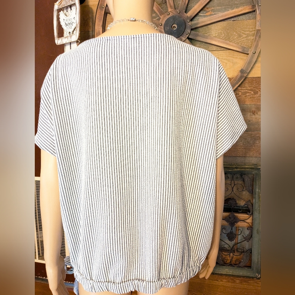 MICHAEL Michael Kors Black & White Vertical Striped Cropped Blouse - Picture 7 of 11